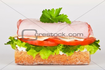 sandwich of ham lettuce and tomato