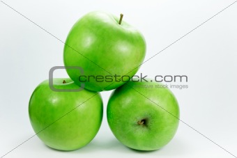 Three granny smith apples 
