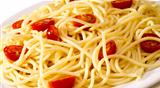 Spaghetti and tomato