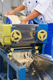 Using machine to make noodle
