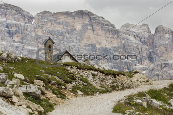 Mountain trail in the Tre Cime di Lavaredo, Dolomites, Italy.