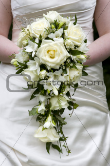 bride holding a weddingbouquet