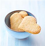 Butter cookies with sugar in a blue bowl