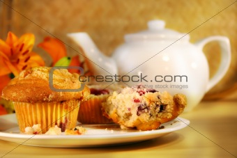 Cranberry muffins and tea