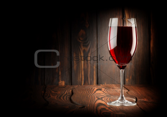 Wineglass of red win