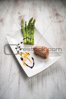 Fillet of pork with asparagus