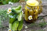 Canning cucumbers at home