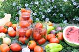 Canning tomatoes at home