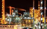 Night scene of chemical plant 