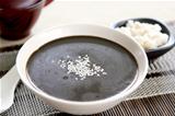 Black sesame with pearl-barley soup