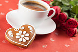 Gingerbread heart with coffee and roses