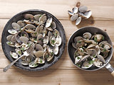 white clams in white wine sauce