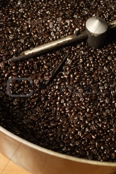 Coffee roaster bean cooling