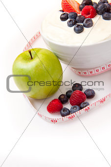 Apple and  berries cream