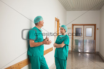 Surgeons talking in the corridor