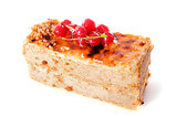 praline cake with red currants