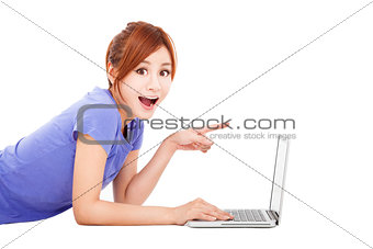  surprised young woman with laptop
