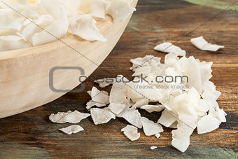 shredded coconut flakes