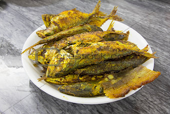 Deep Fried Whole Fish Seasoned with Curry Spices