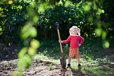 child ready to dig