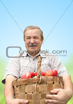 Harvesting a apple