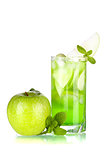 Green cocktail with apples and mint