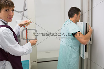 Patient having a lung xray