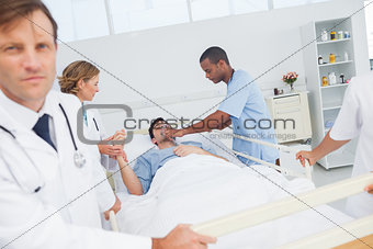 Doctors give oxygen to the patient