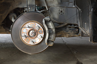 Front disk brake on car