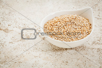 unhulled sesame seeds