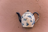 Immured teapot
