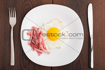 Fried egg with ham