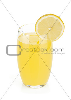 Lemon juice glass with lemon slice