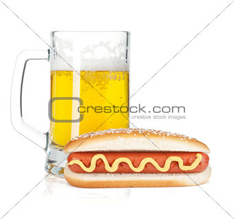 Beer mug and grilled sausages