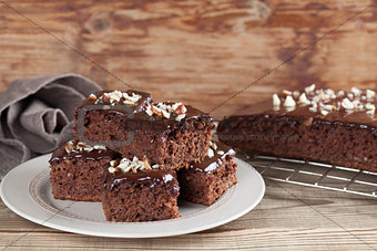 Gingerbread cake with chocolate and hazelnuts