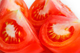 sliced tomatoes into chunks