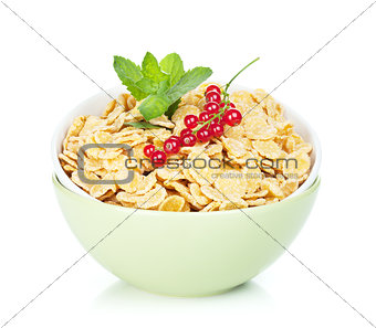 Fresh corn flakes with red currant