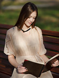 Pretty woman  reading book