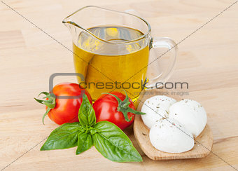 Mozzarella, olive oil, tomatoes and basil