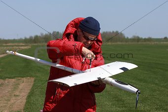Man assembly RC glider
