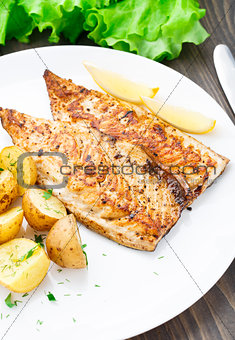 Fried mackerel with baked potato