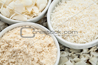 coconut flour and flakes