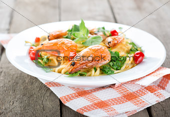 Pasta noodles with prawns