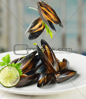 Mussels  With Garlic Sauce