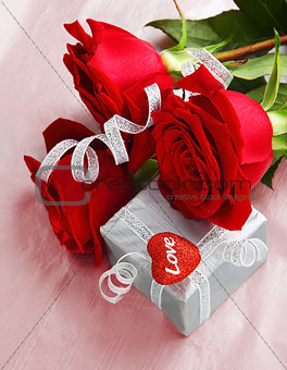Beautiful roses with gift box & heart