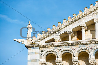 Detail facade cathedral Pisa