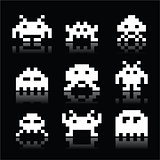 Space invaders, 8bit aliens white icons set on black