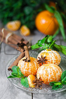 Tangerines with anise and mint