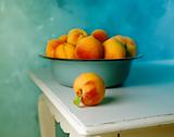Peaches in blue old bowl