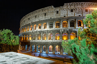Night view of Colosseo